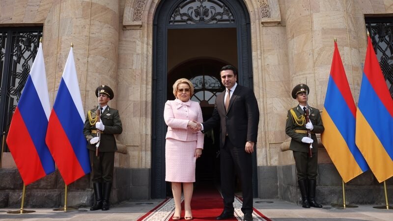 Simonyan Raises Issue of Armenian Prisoners with Matviyenko