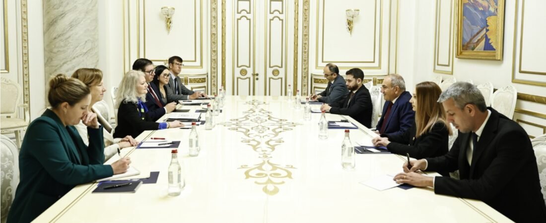 Pashinyan seeks updates from U.S. on efforts to free Armenian captives in Azerbaijan