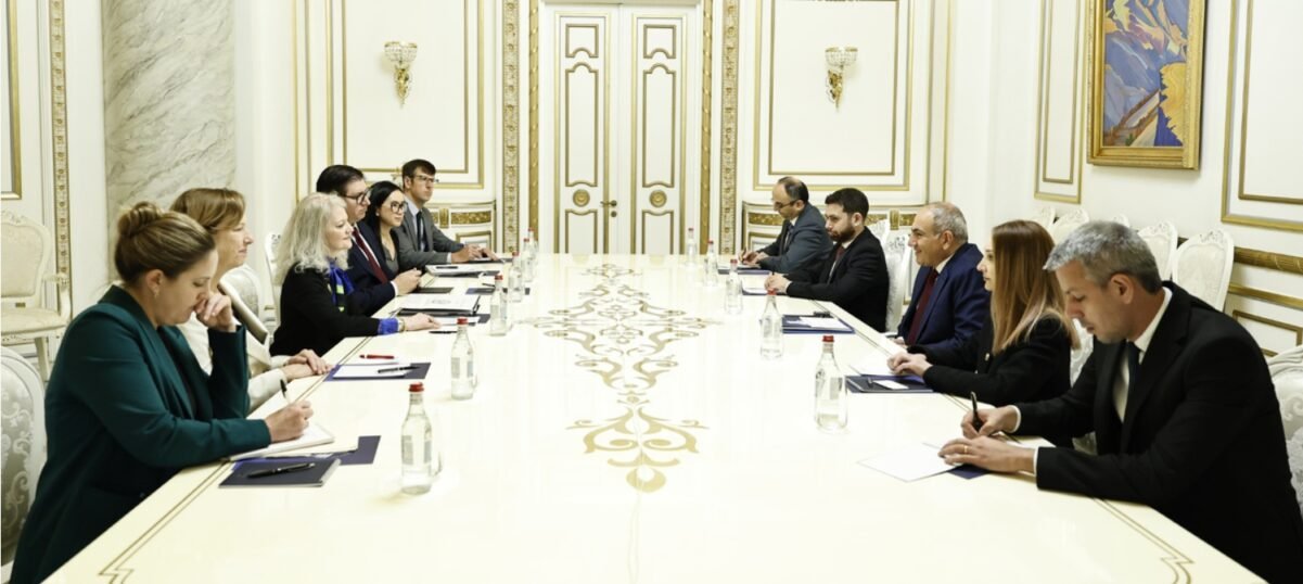 Pashinyan seeks updates from U.S. on efforts to free Armenian captives in Azerbaijan